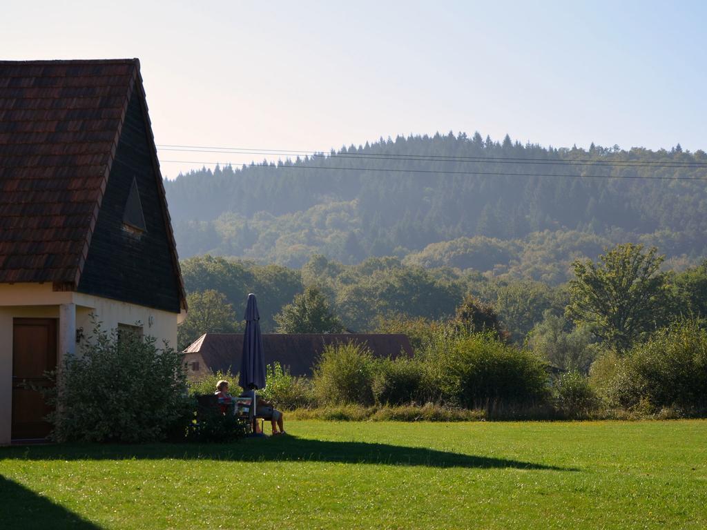 ホテル Le Lac Bleu Lacapelle-Marival エクステリア 写真