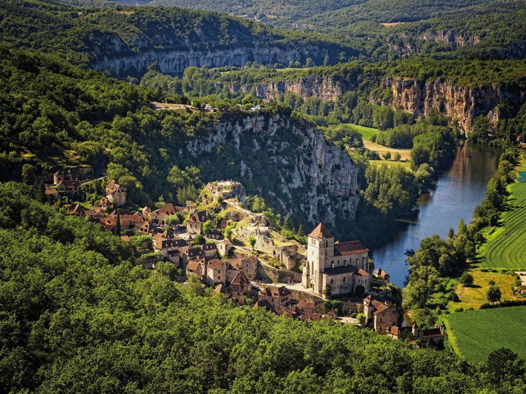 ホテル Le Lac Bleu Lacapelle-Marival エクステリア 写真