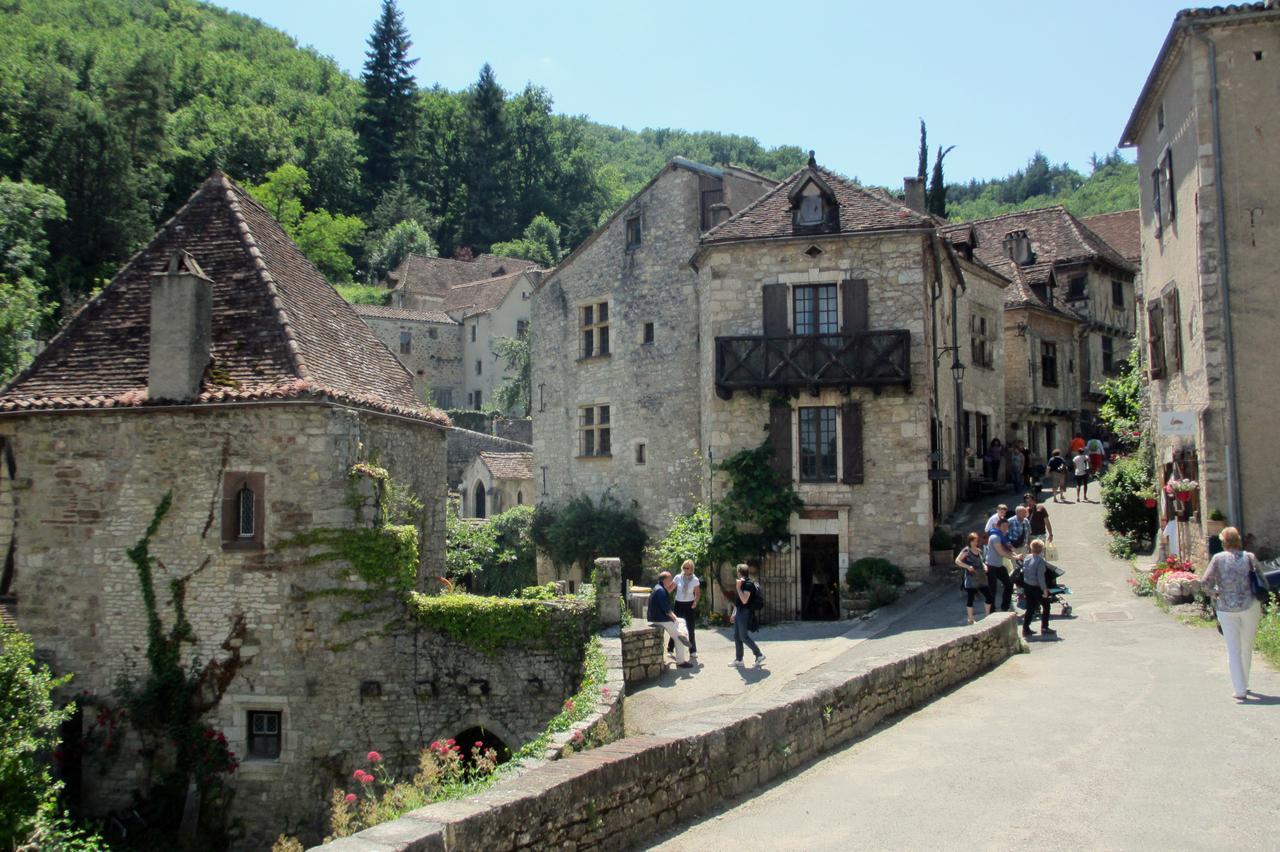 ホテル Le Lac Bleu Lacapelle-Marival エクステリア 写真