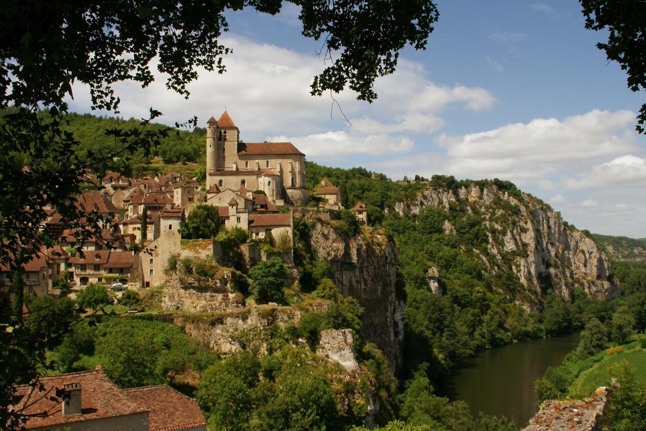 ホテル Le Lac Bleu Lacapelle-Marival エクステリア 写真